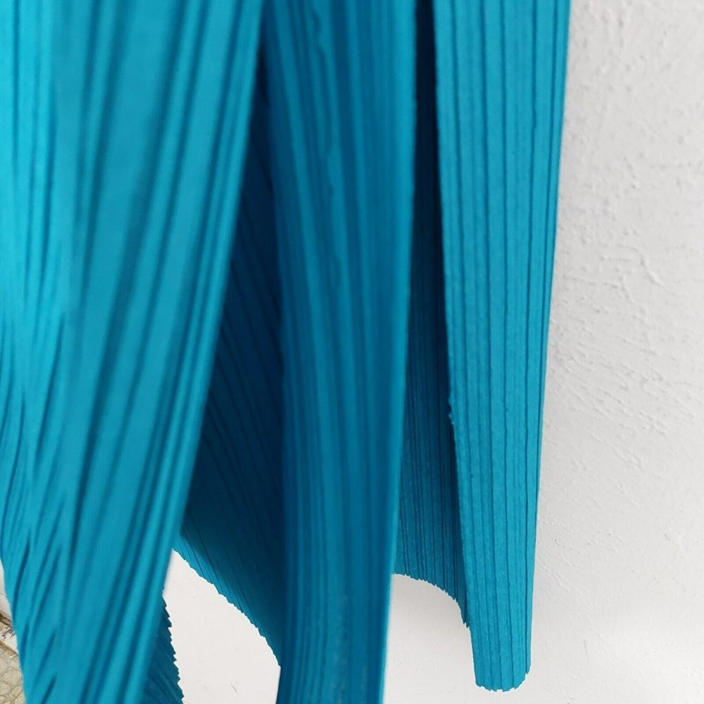 Zara Bright Turquoise Pleated V-Neck Maxi Dress - Picture 13 of 16